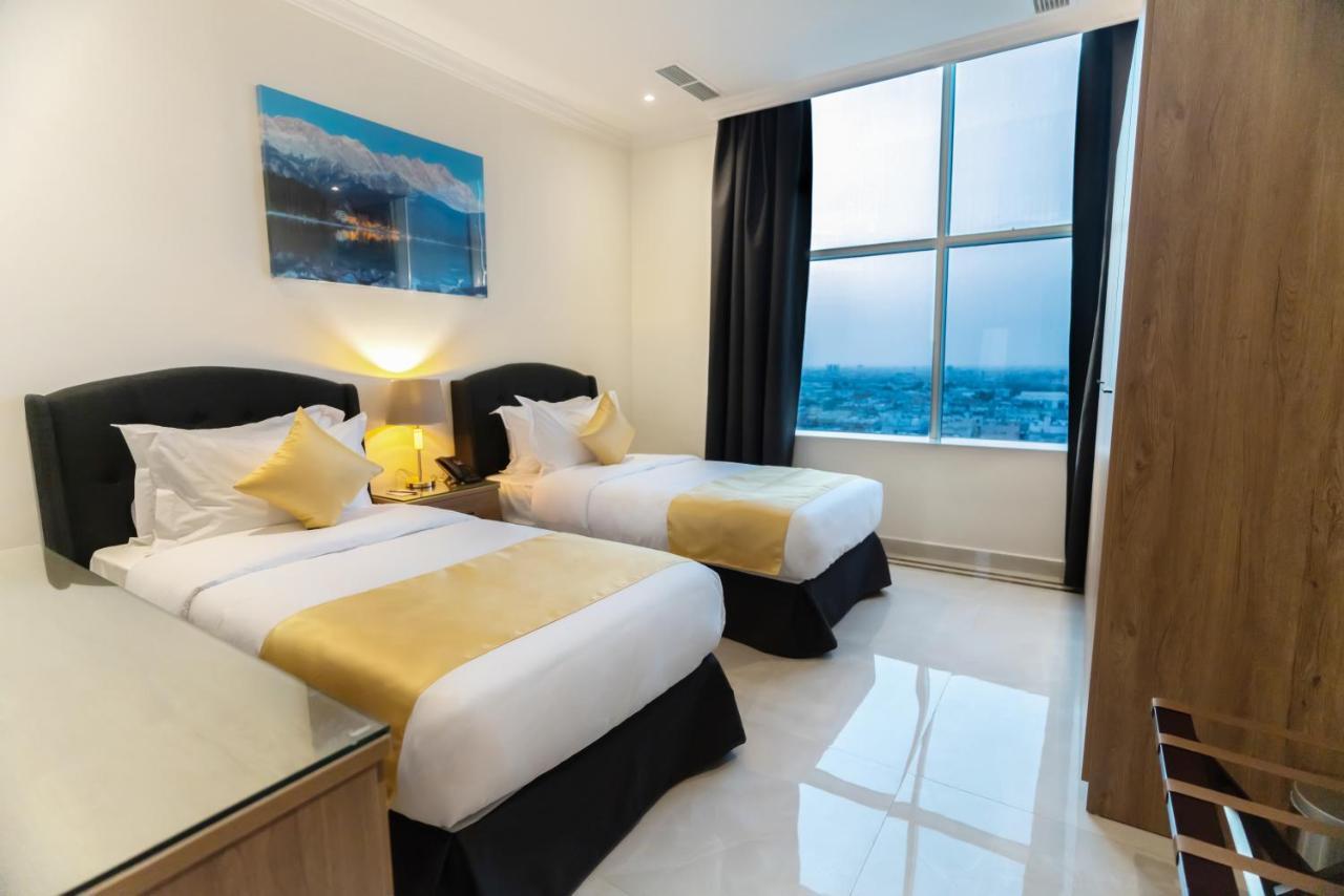 Hotel The Gate And 4*